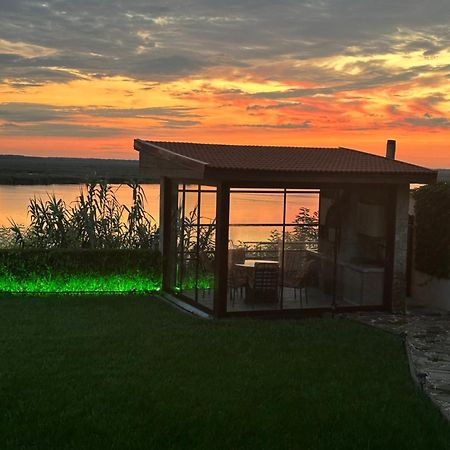 Casa Miralago Boutique Adults Only Tulcea Exterior photo