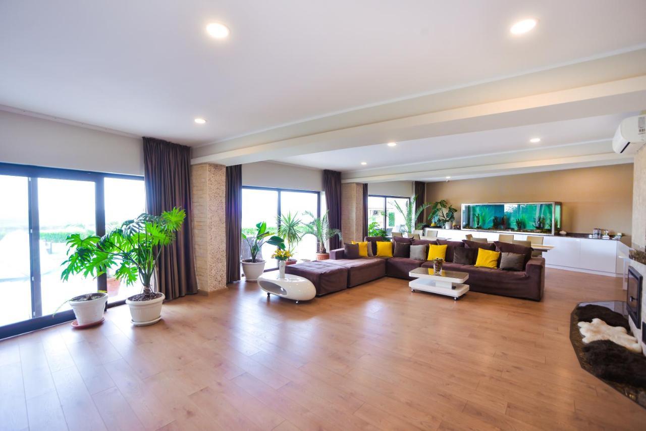 Casa Miralago Boutique Adults Only Tulcea Exterior photo