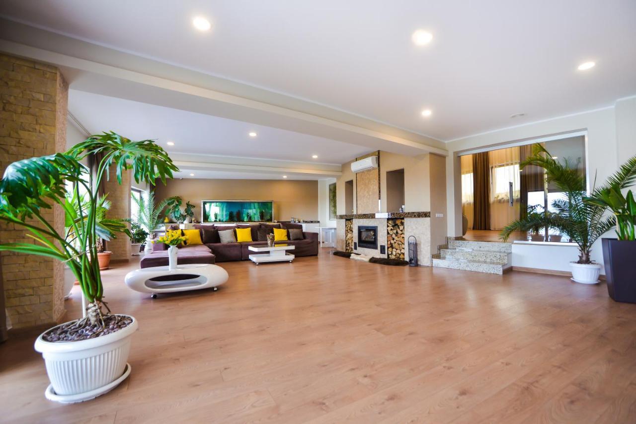Casa Miralago Boutique Adults Only Tulcea Exterior photo